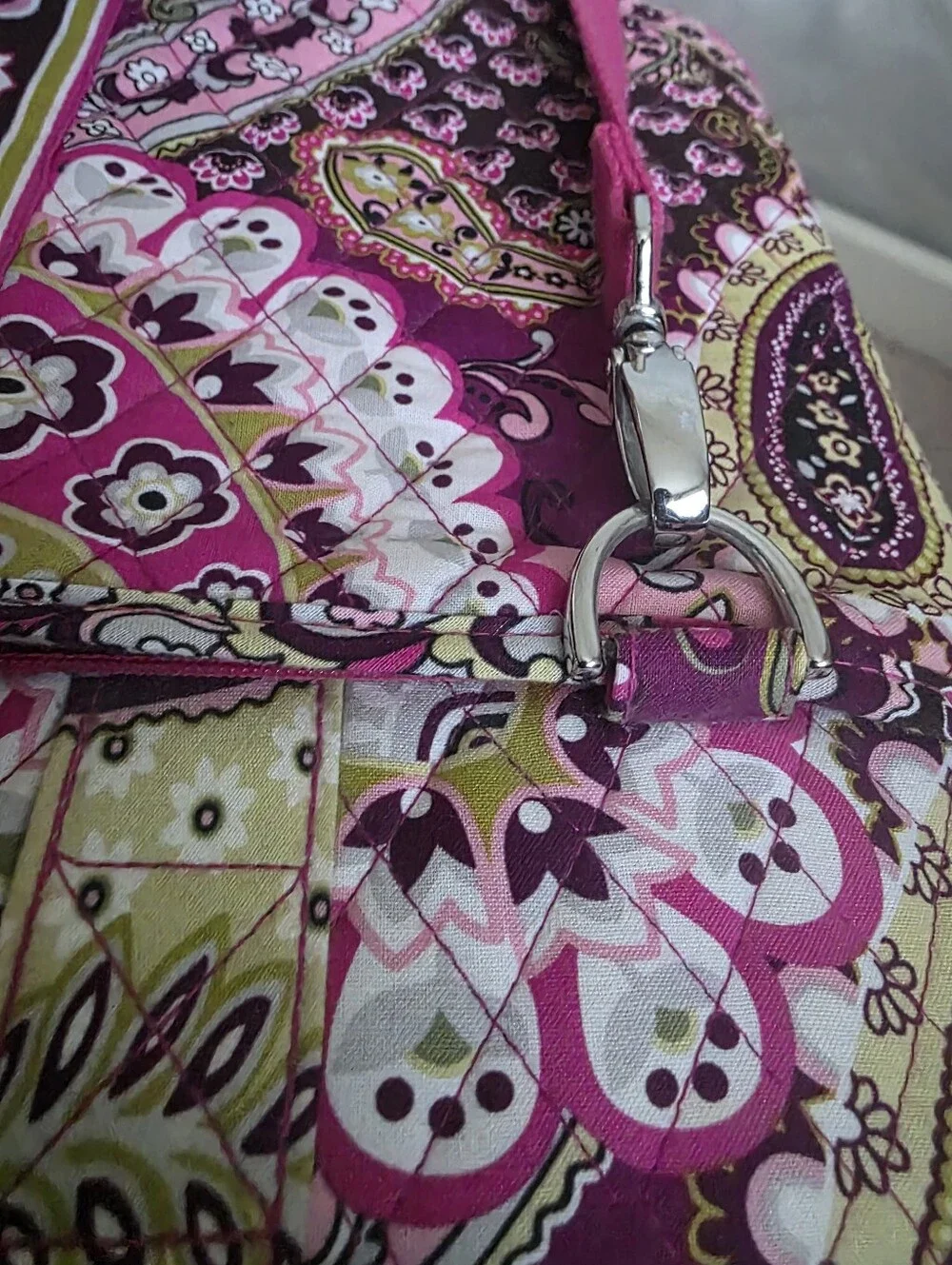 Very Berry Paisley Vera Bradley Quilted Cotton Hard Shell Laptop Messenger Bag